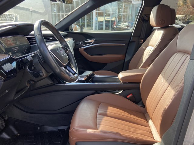 Used 2022 Audi e-tron Premium w/ Convenience Plus Package image 19
