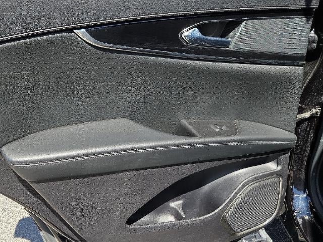 Used 2022 Lincoln Nautilus Reserve FWD image 17