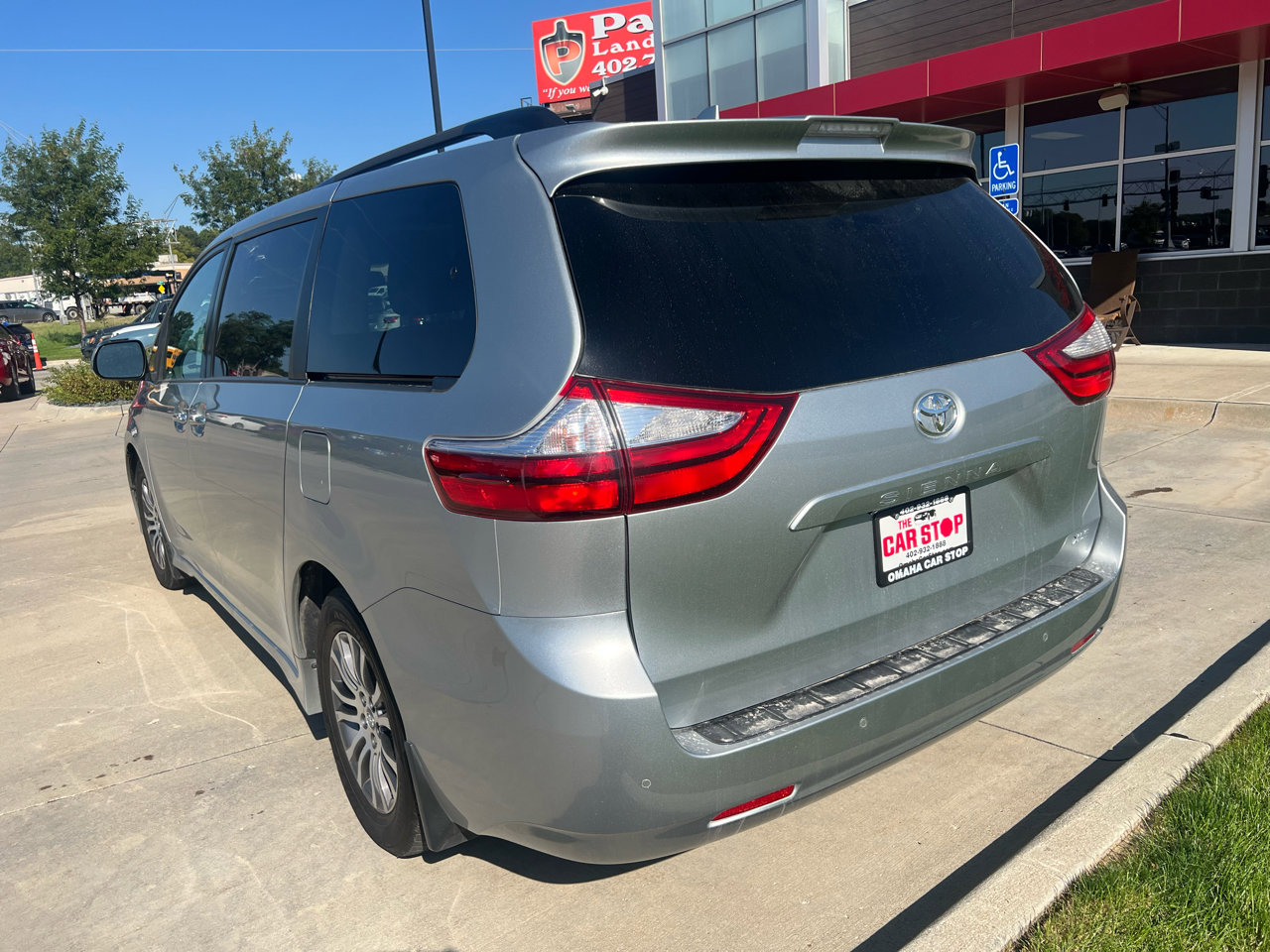 Used 2019 Toyota Sienna XLE image 8