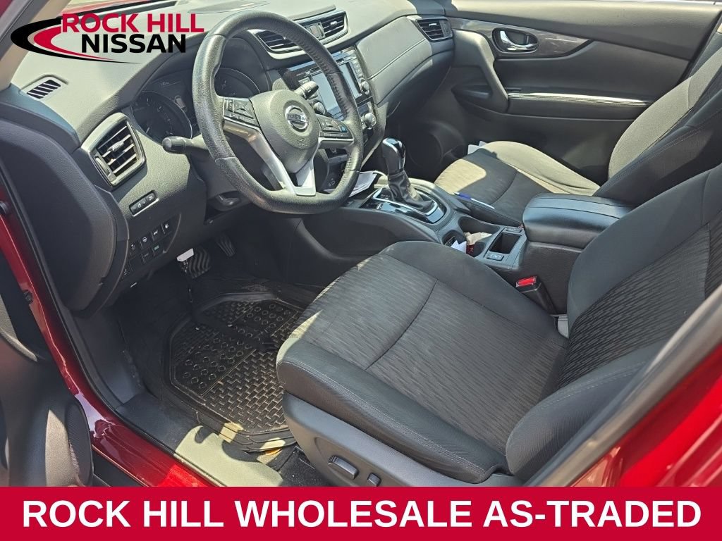 Used 2019 Nissan Rogue SV w/ Sun & Sound Touring Package FWD image 4