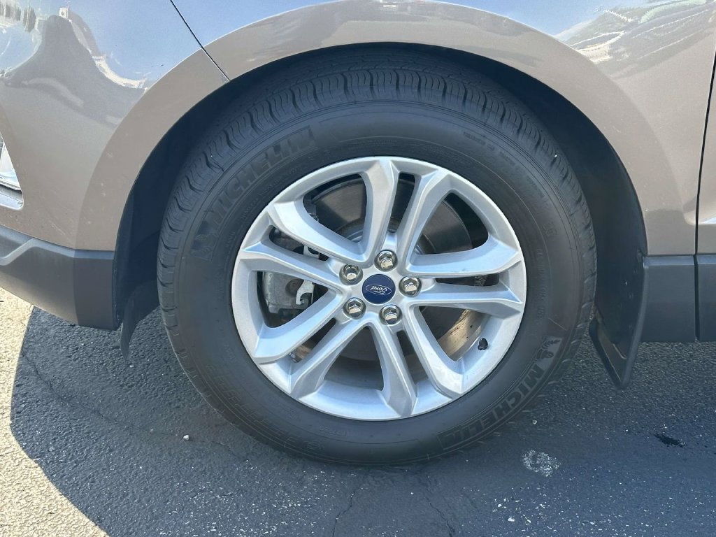 Certified 2019 Ford Edge SEL w/ Equipment Group 201A AWD/4WD image 8