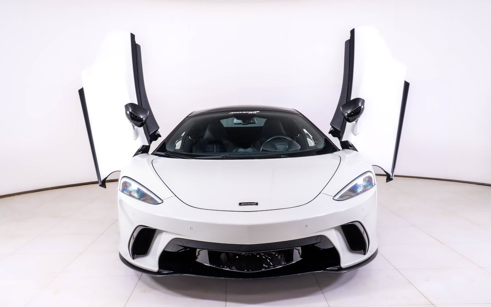 Used 2025 McLaren GTS RWD image 9