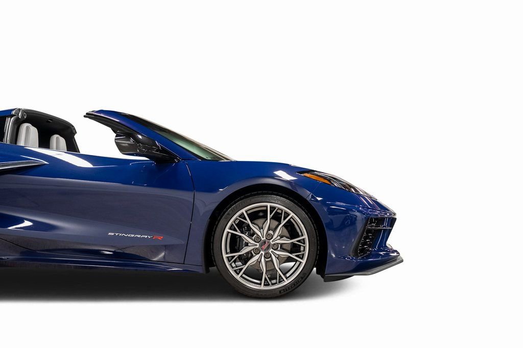 Used 2025 Chevrolet Corvette Stingray Coupe image 30