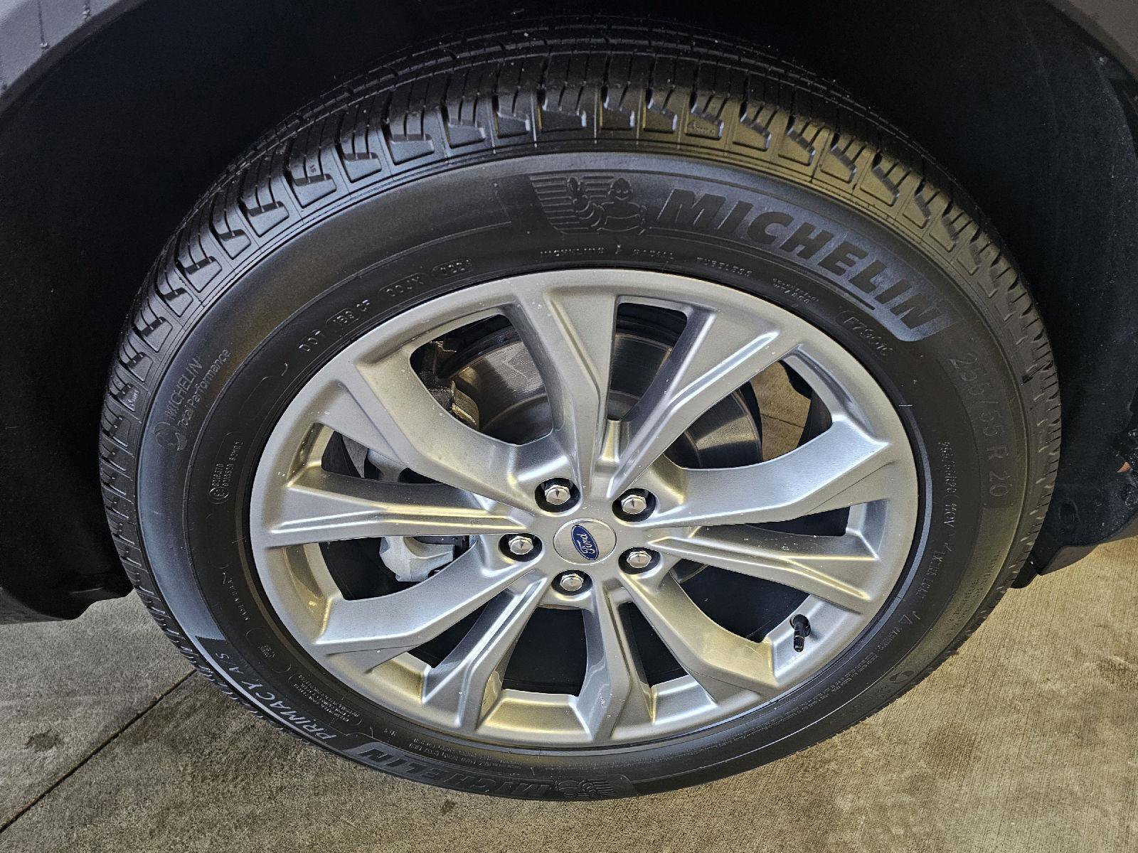 Used 2024 Ford Explorer XLT w/ Equipment Group 202A image 9