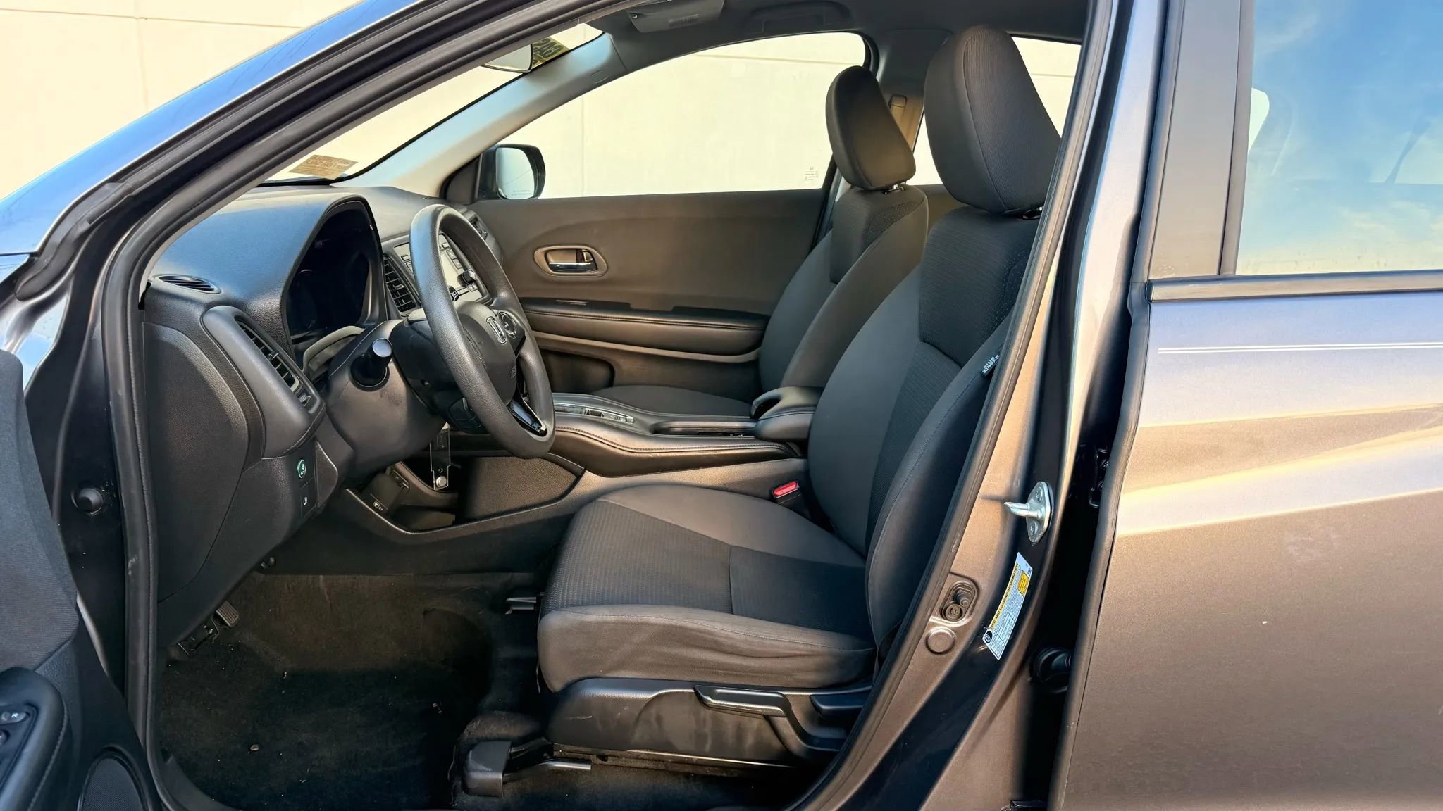 Used 2022 Honda HR-V LX image 12