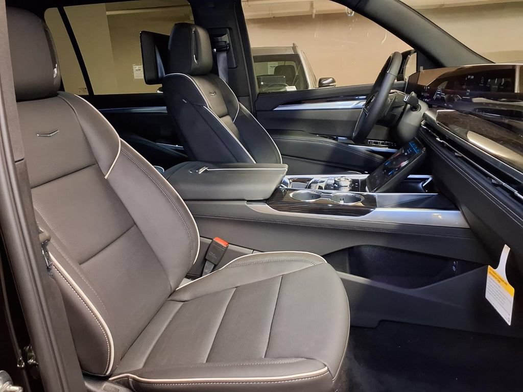 New 2026 Cadillac Escalade ESV Sport AWD/4WD image 6