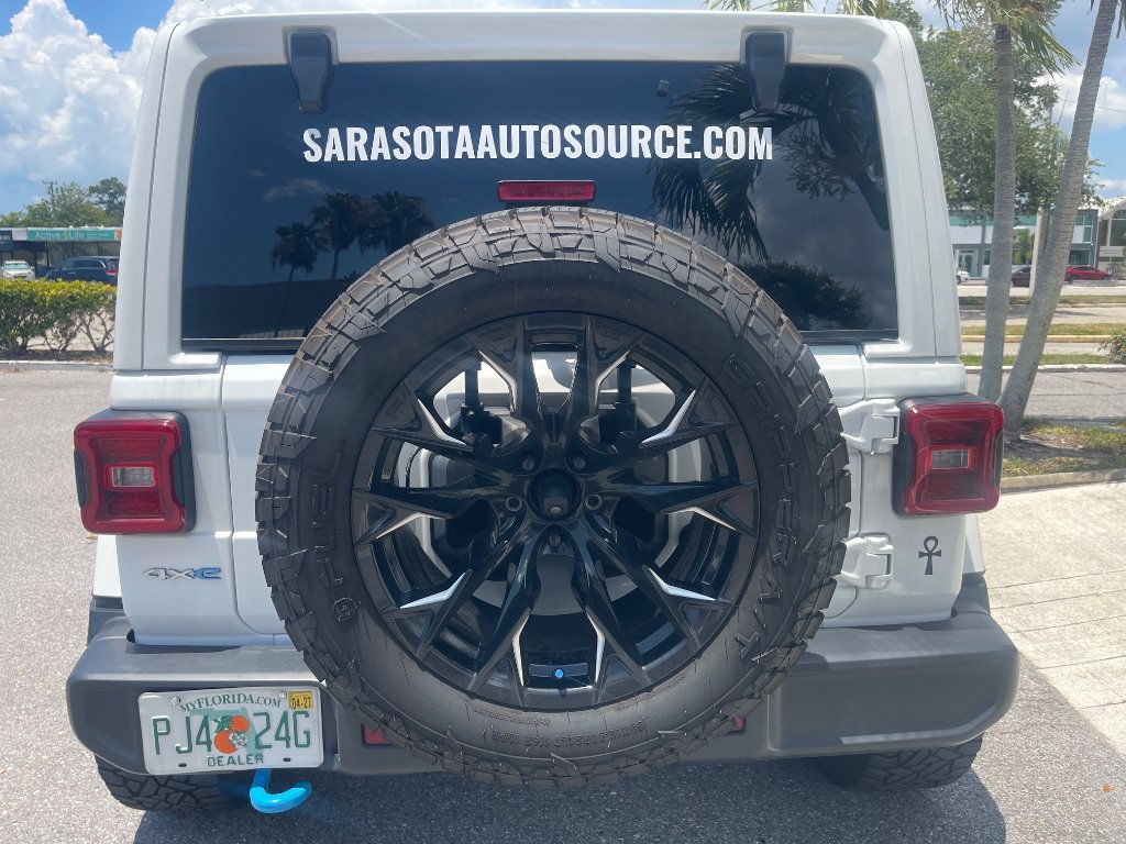 Used 2023 Jeep Wrangler Unlimited Sahara AWD/4WD image 13