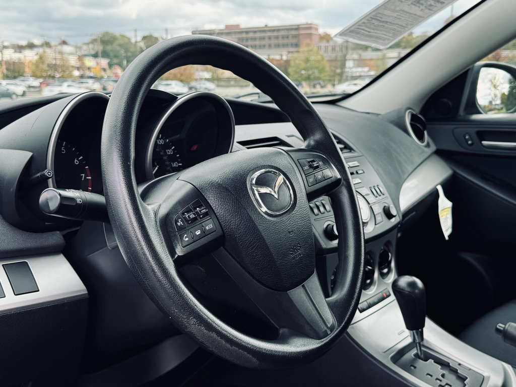 Used 2010 MAZDA MAZDA3 i Touring image 9
