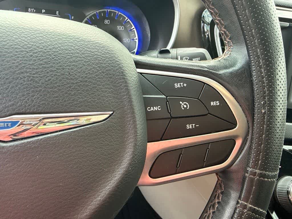 Used 2019 Chrysler Pacifica Touring-L FWD image 21