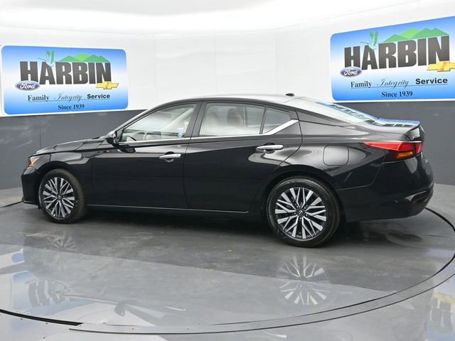 Used 2025 Nissan Altima 2.5 SV FWD image 3