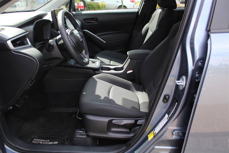 Used 2026 Toyota Corolla Cross LE FWD image 17