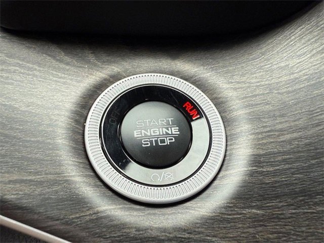 New 2025 Jeep Grand Cherokee L Limited w/ Black Appearance Package image 25