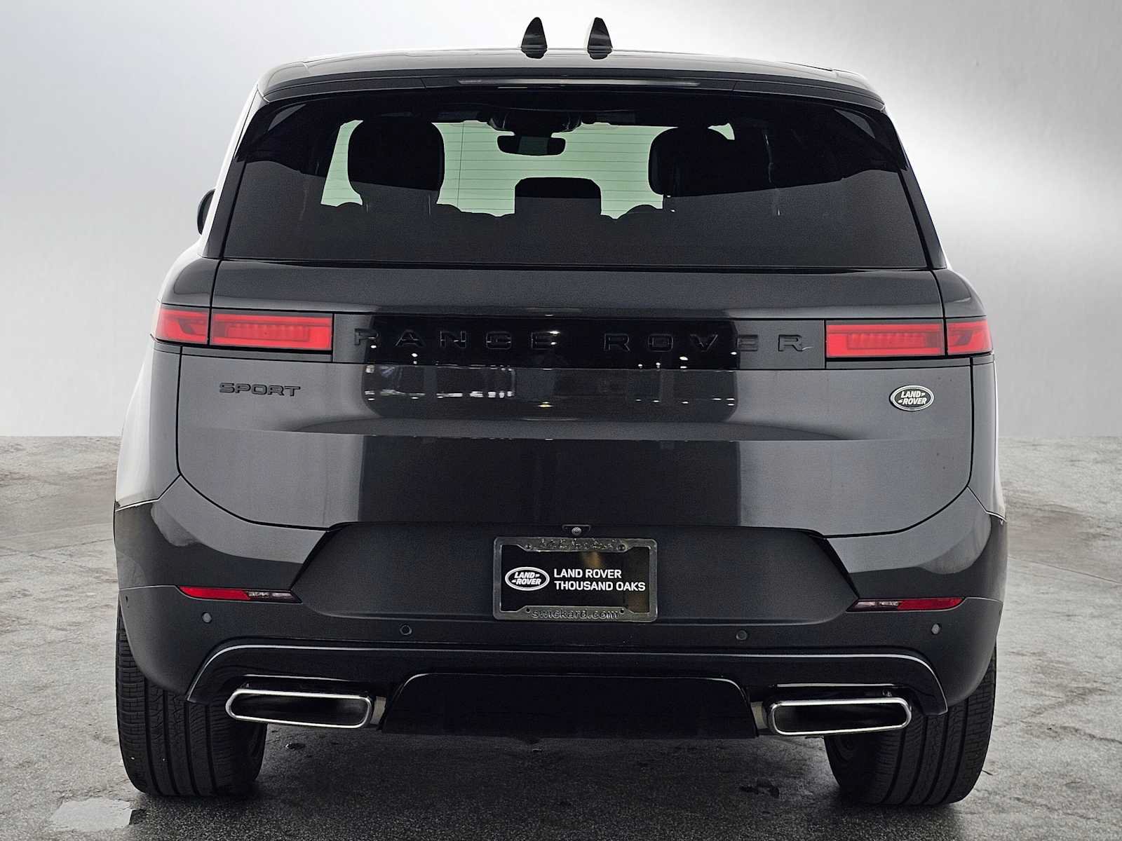 Used 2023 Land Rover Range Rover Sport SE AWD/4WD image 4