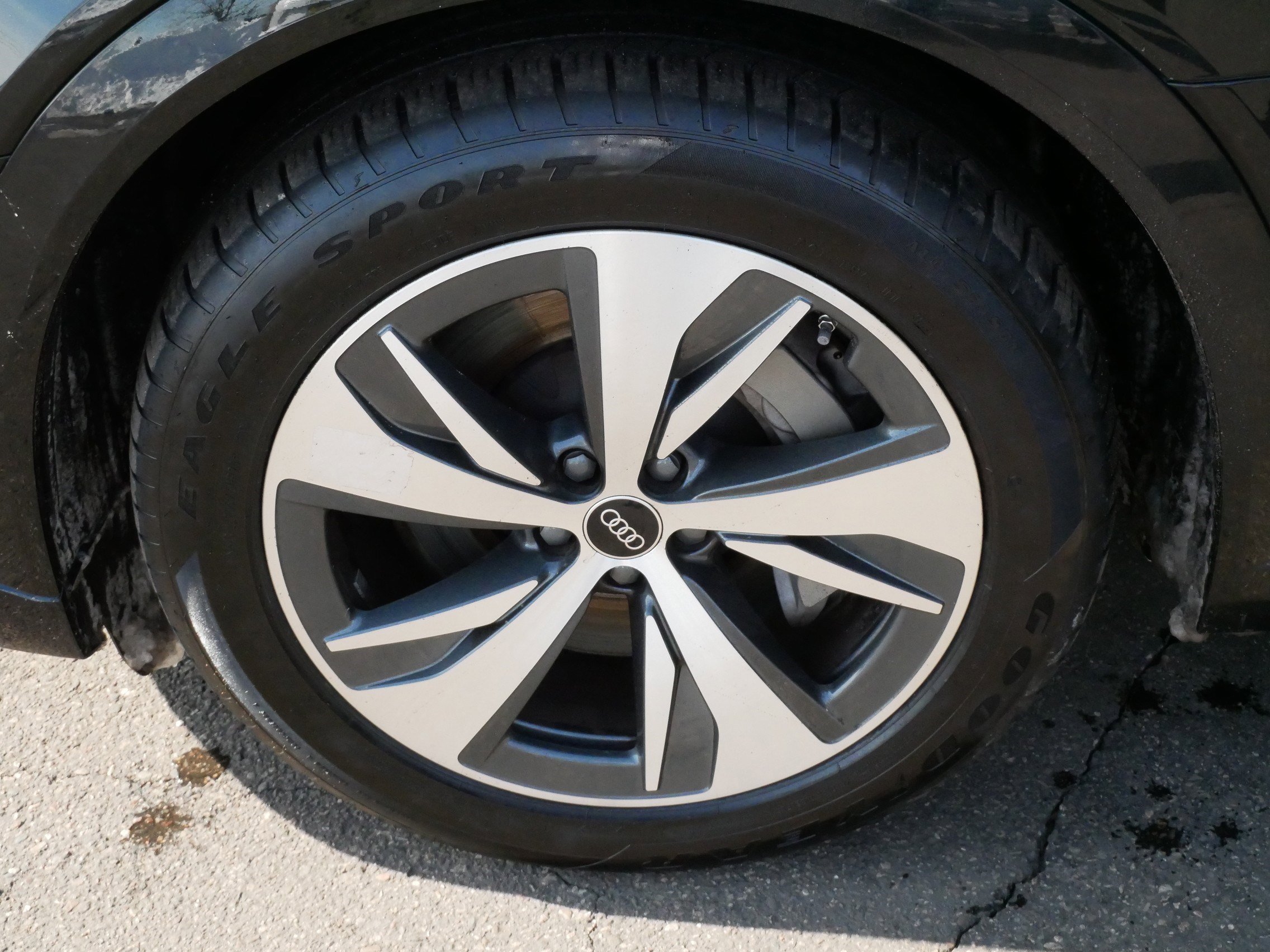 Used 2024 Audi Q8 e-tron Premium Plus image 15