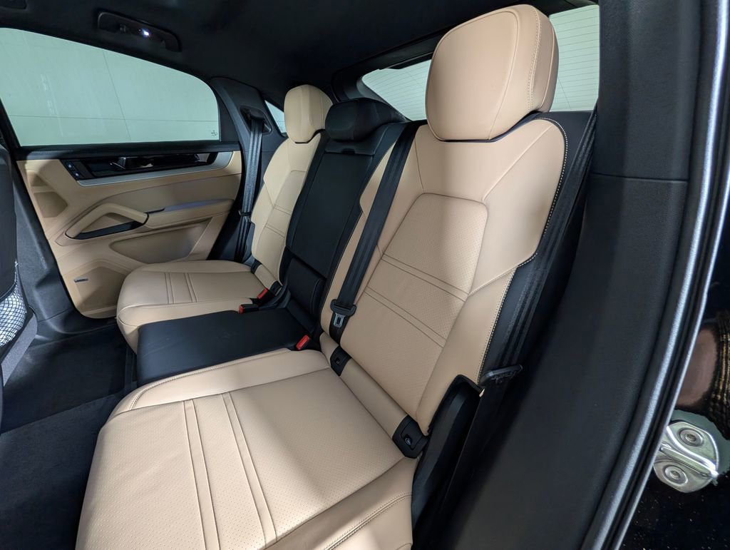 New 2026 Porsche Cayenne Coupe AWD/4WD image 24