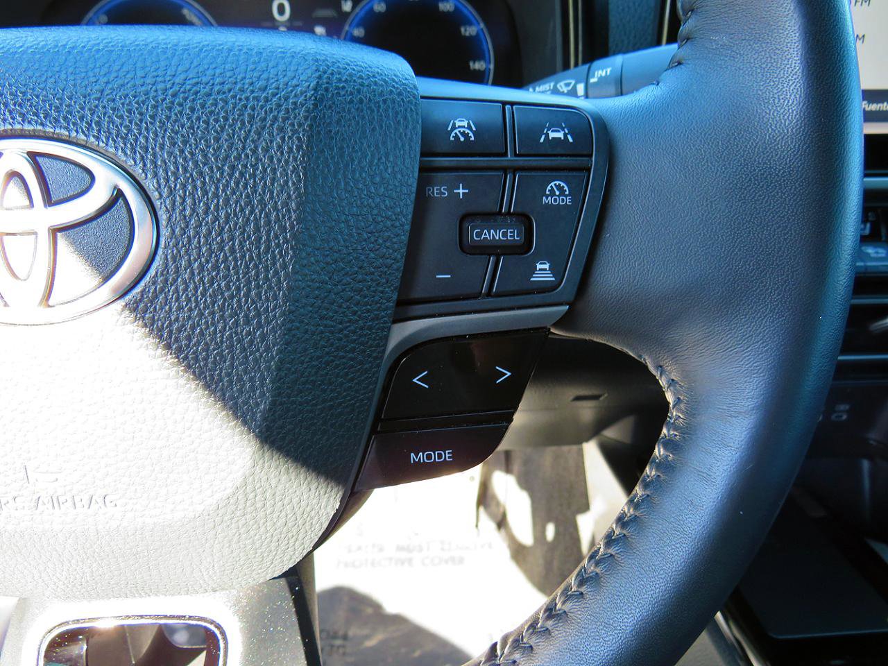 Used 2025 Toyota Camry LE image 27