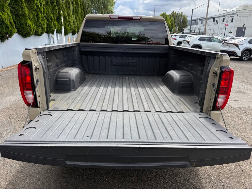 Used 2023 GMC Sierra 1500 Elevation w/ LPO, Elevation Black Package AWD/4WD image 9