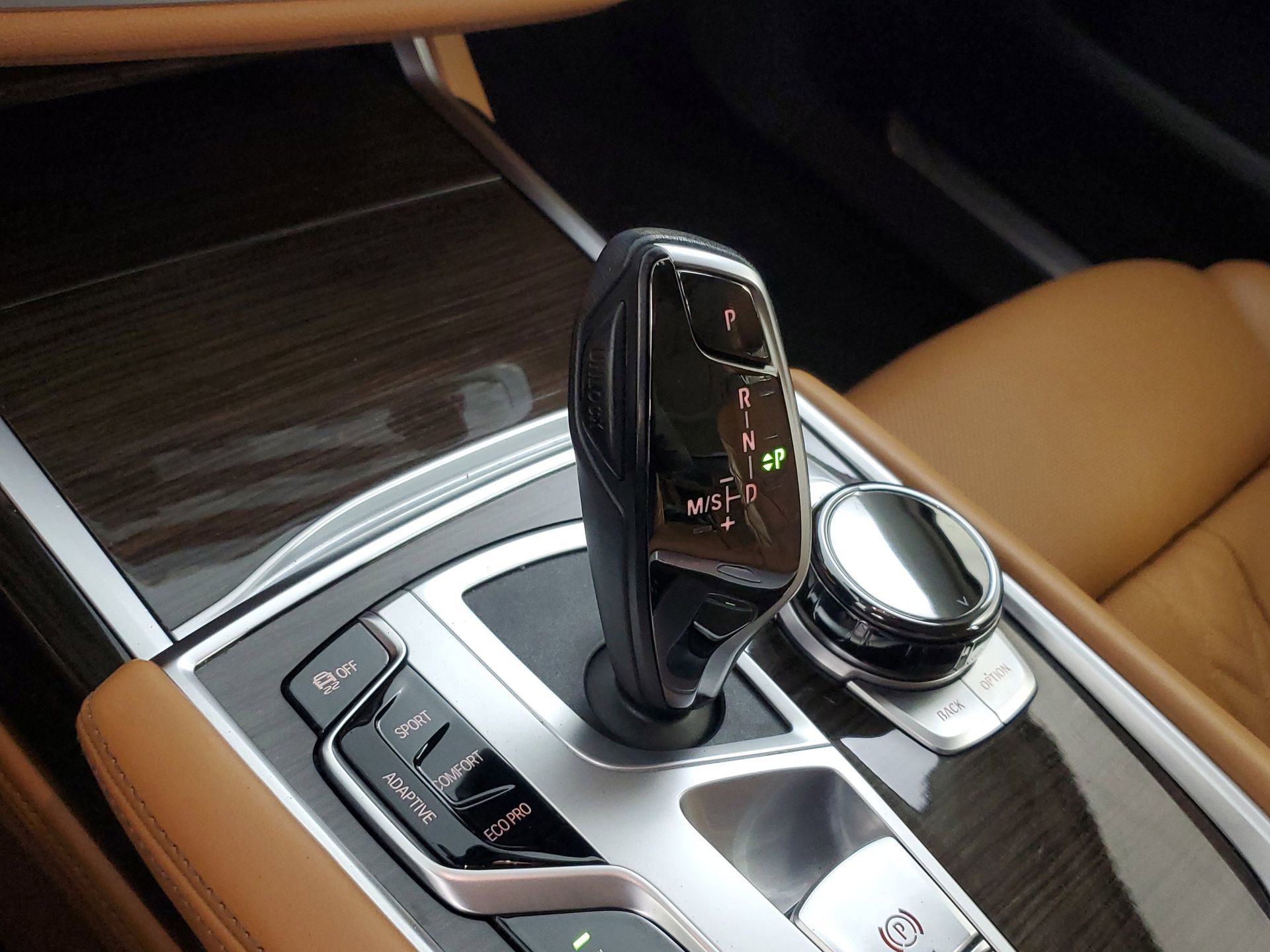 Used 2022 BMW 750i xDrive w/ Executive Package image 41