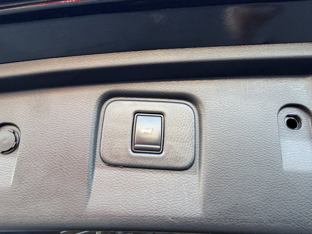 Used 2018 Nissan Murano SL w/ Moonroof Package image 36