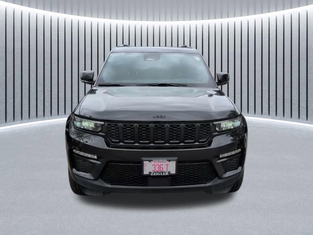 Used 2025 Jeep Grand Cherokee Limited w/ Black Appearance Package AWD/4WD image 17