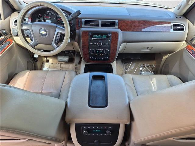 Used 2013 Chevrolet Suburban LT w/ Luxury Package AWD/4WD image 17