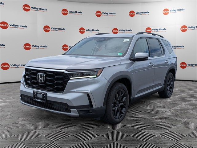 New 2025 Honda Pilot Touring image 1