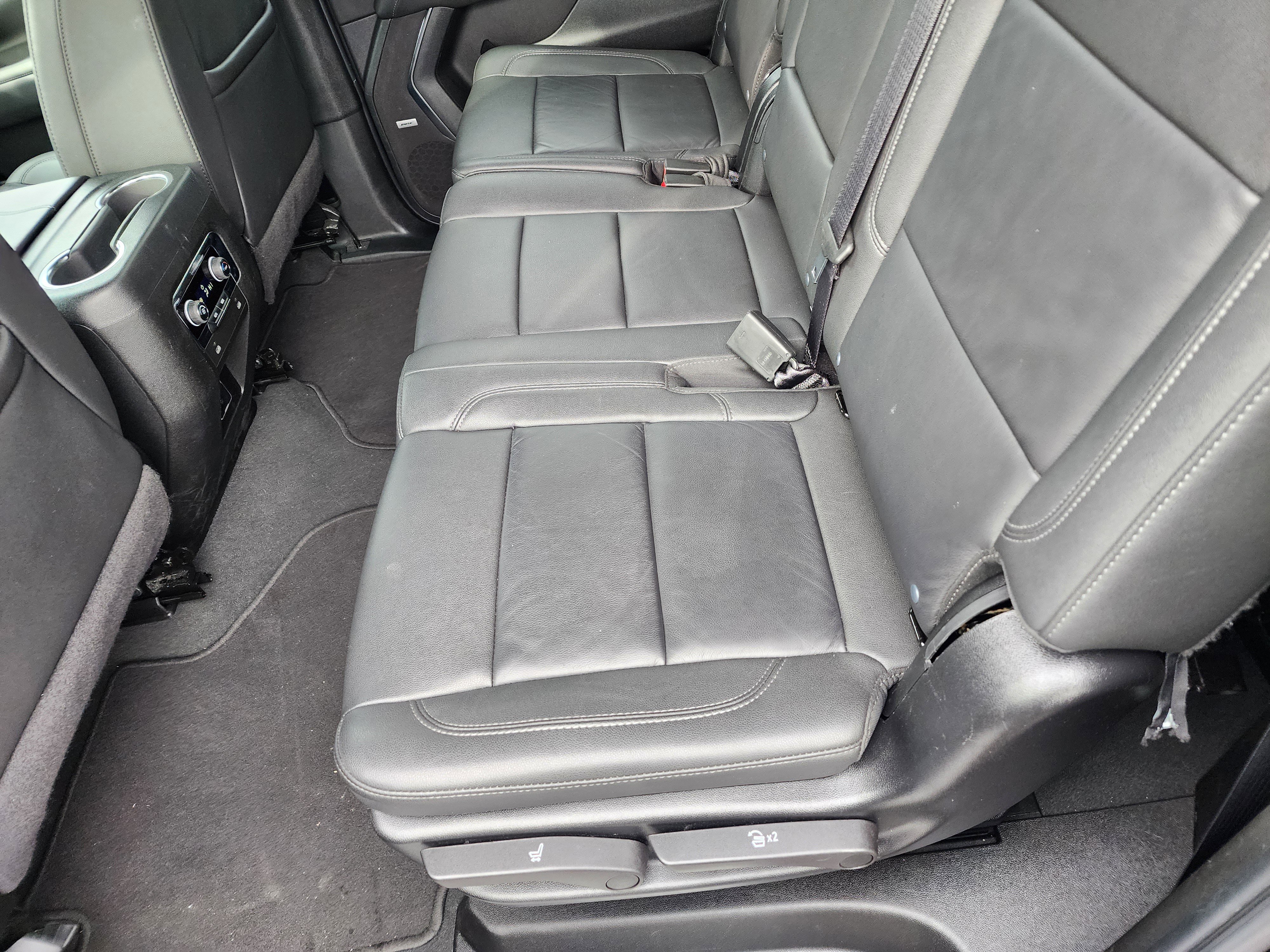 Used 2024 Chevrolet Suburban LT image 14