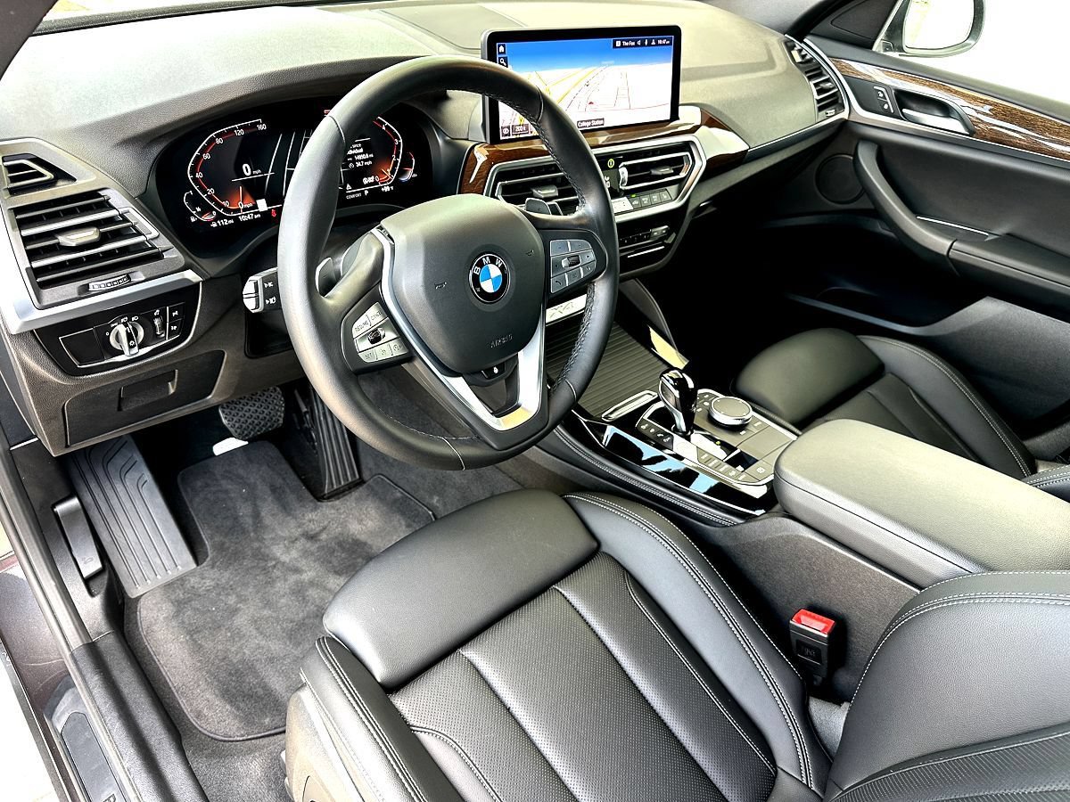 Used 2024 BMW X4 xDrive30i w/ Parking Assistance Package AWD/4WD image 13