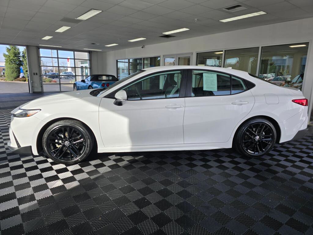 Used 2025 Toyota Camry SE image 52