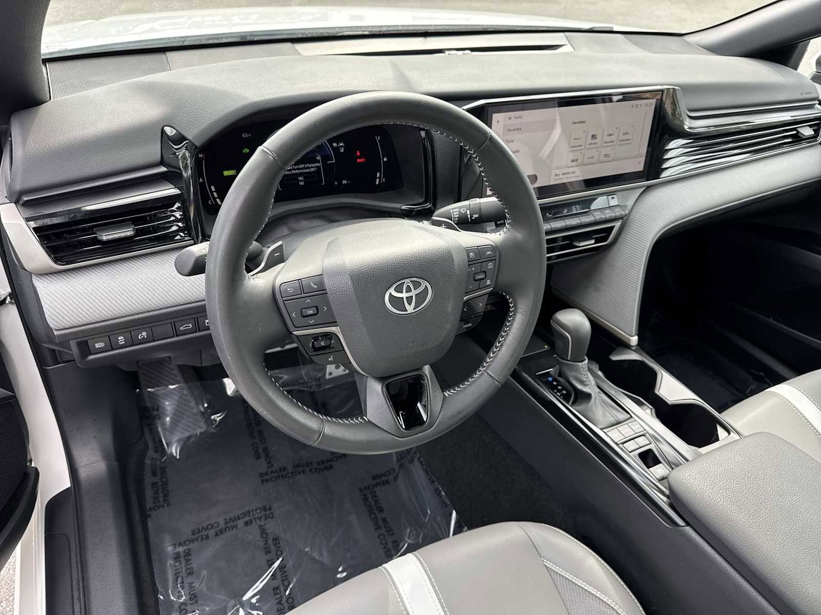 Used 2025 Toyota Camry SE w/ Multimedia Upgrade Package FWD image 2