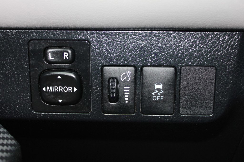 Used 2013 Toyota RAV4 Limited AWD/4WD image 20