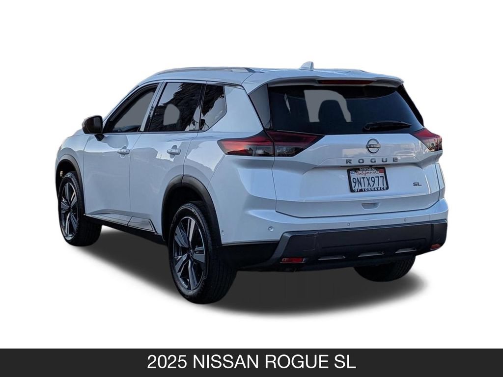 Certified 2025 Nissan Rogue SL FWD image 7