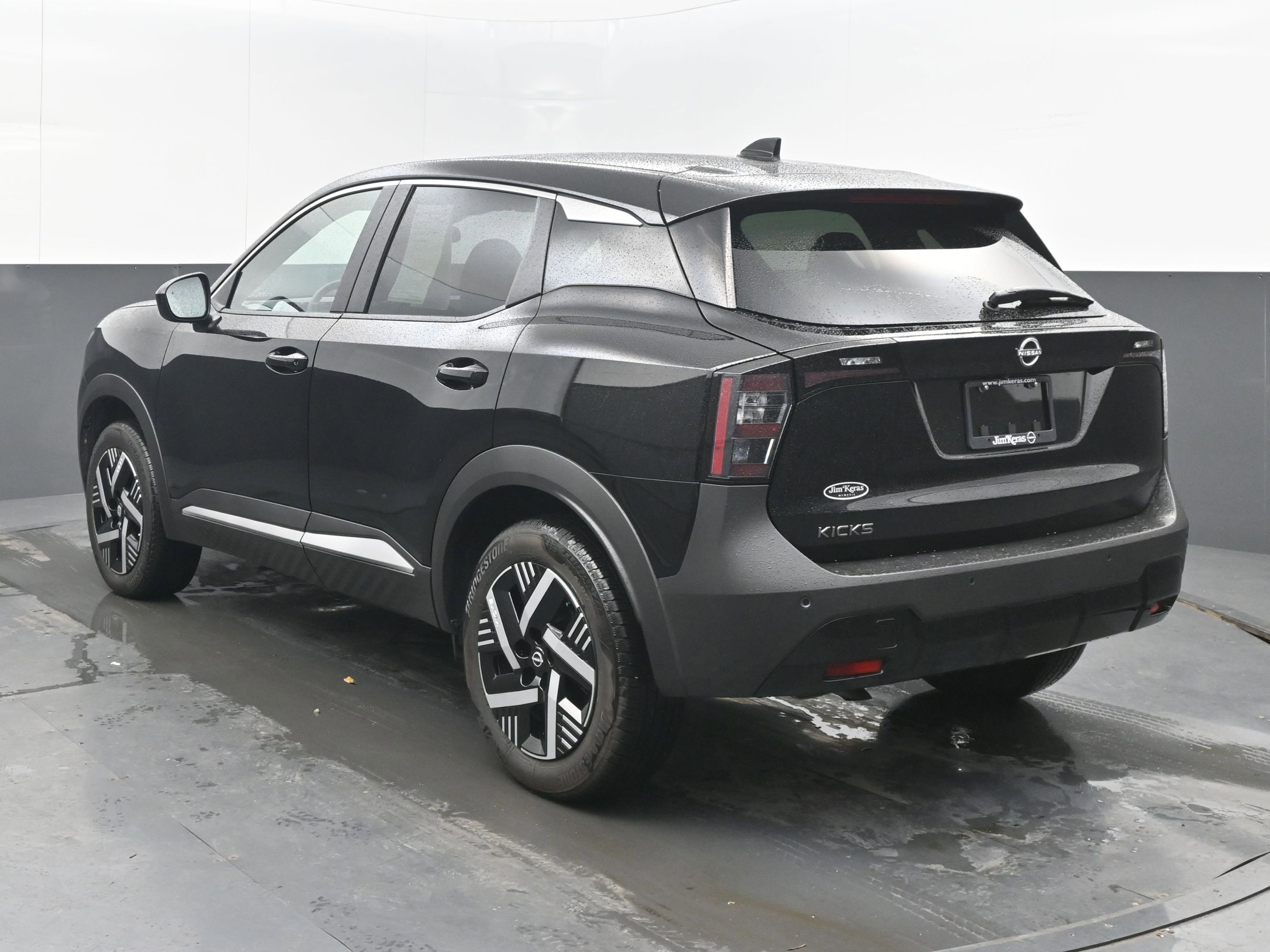 Certified 2025 Nissan Kicks SV image 6