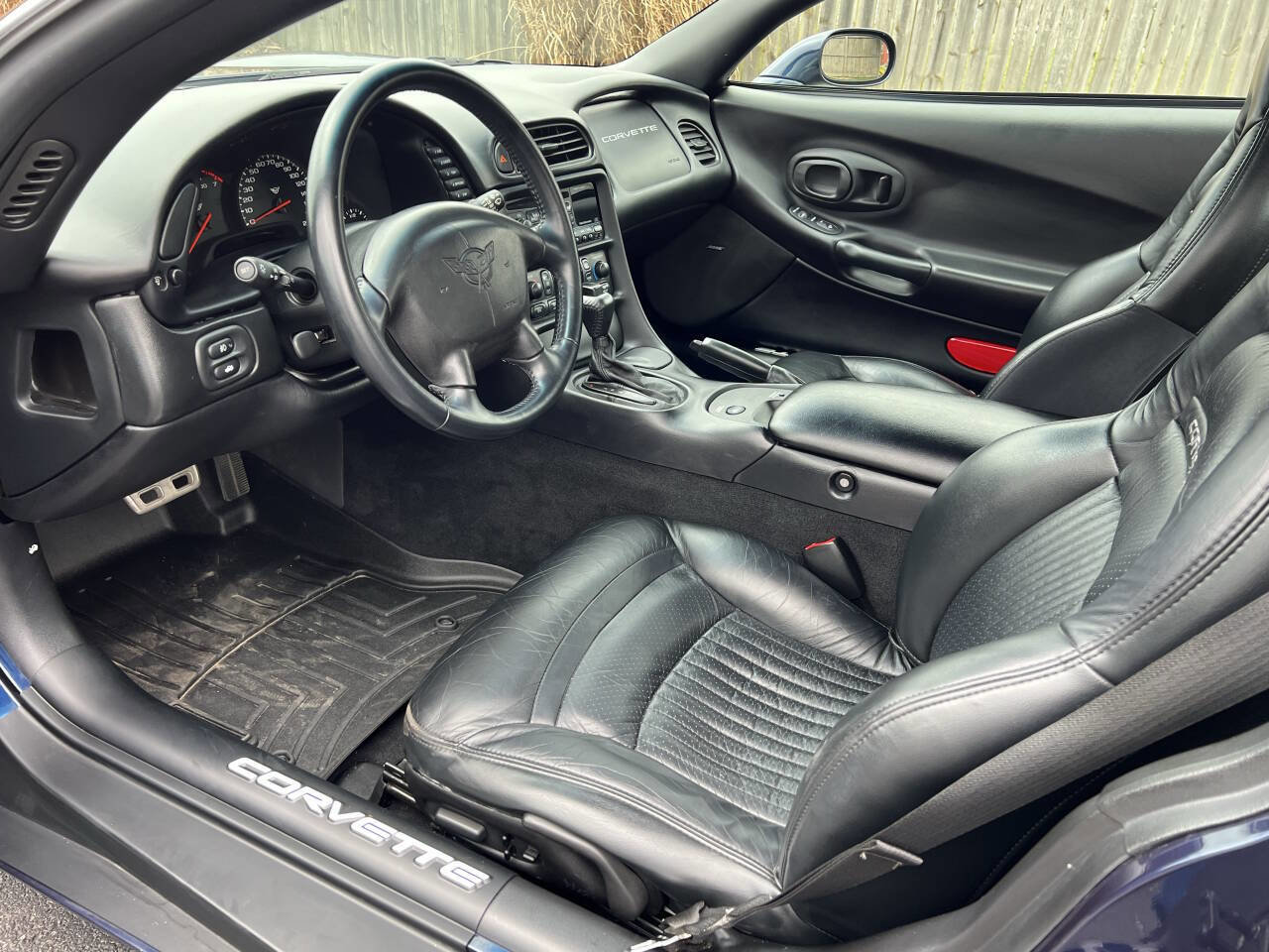 Used 2001 Chevrolet Corvette Coupe w/ Preferred Equipment Group1 image 13