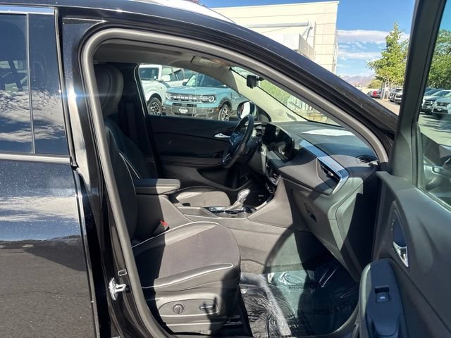 Used 2025 Buick Encore GX Avenir w/ Avenir Technology Package AWD/4WD image 38