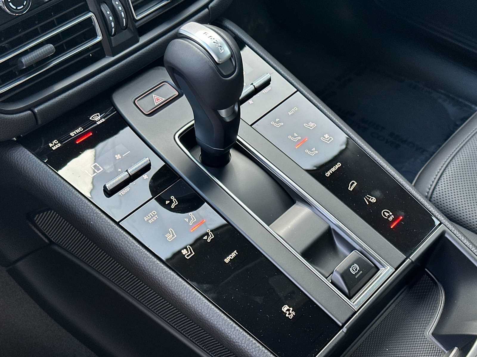 New 2025 Porsche Macan AWD/4WD image 22