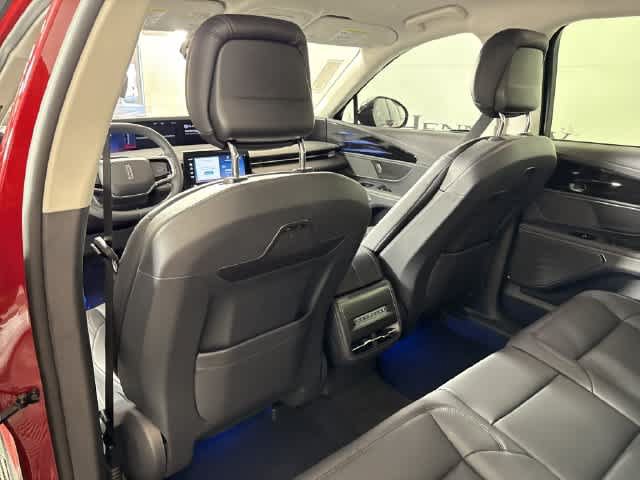 New 2026 Lincoln Nautilus Premier w/ Jet Appearance Package AWD/4WD image 18