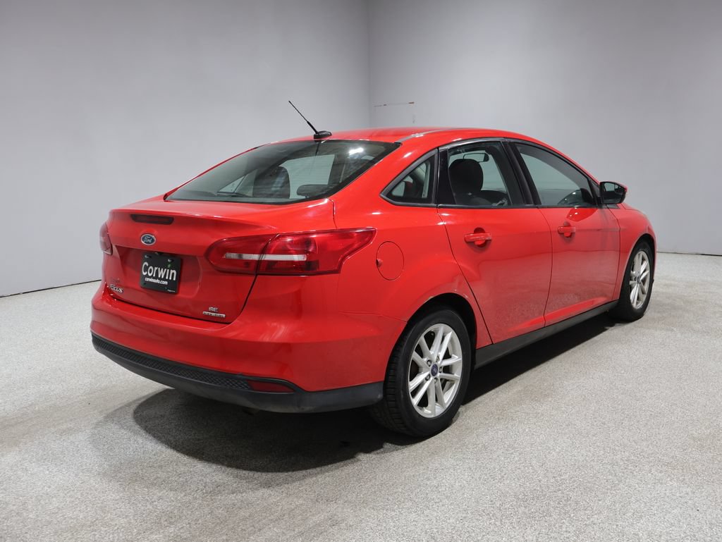 Used 2016 Ford Focus SE FWD image 2