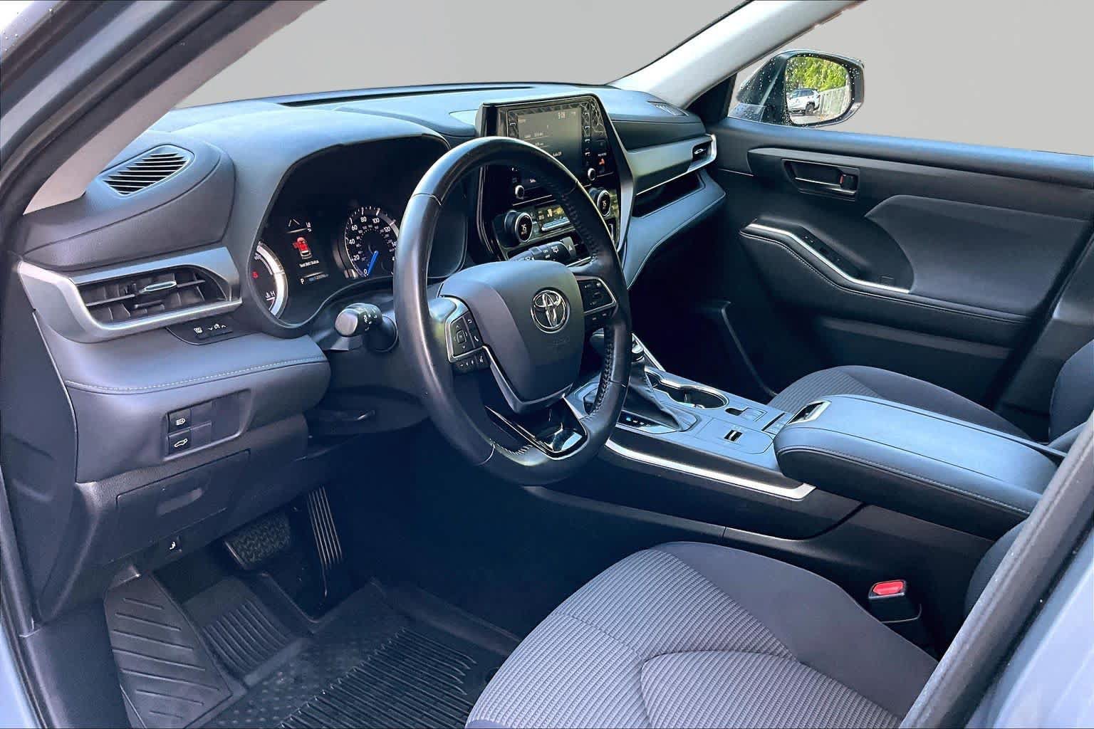 Certified 2020 Toyota Highlander LE FWD image 18