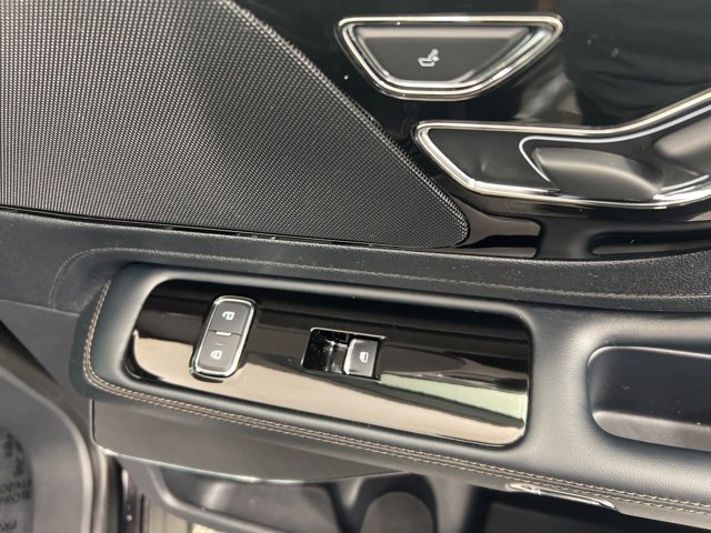 Certified 2025 Lincoln Aviator AWD image 29