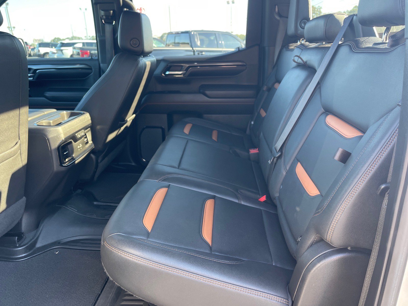 Used 2022 GMC Sierra 1500 AT4 w/ Technology Package AWD/4WD image 12