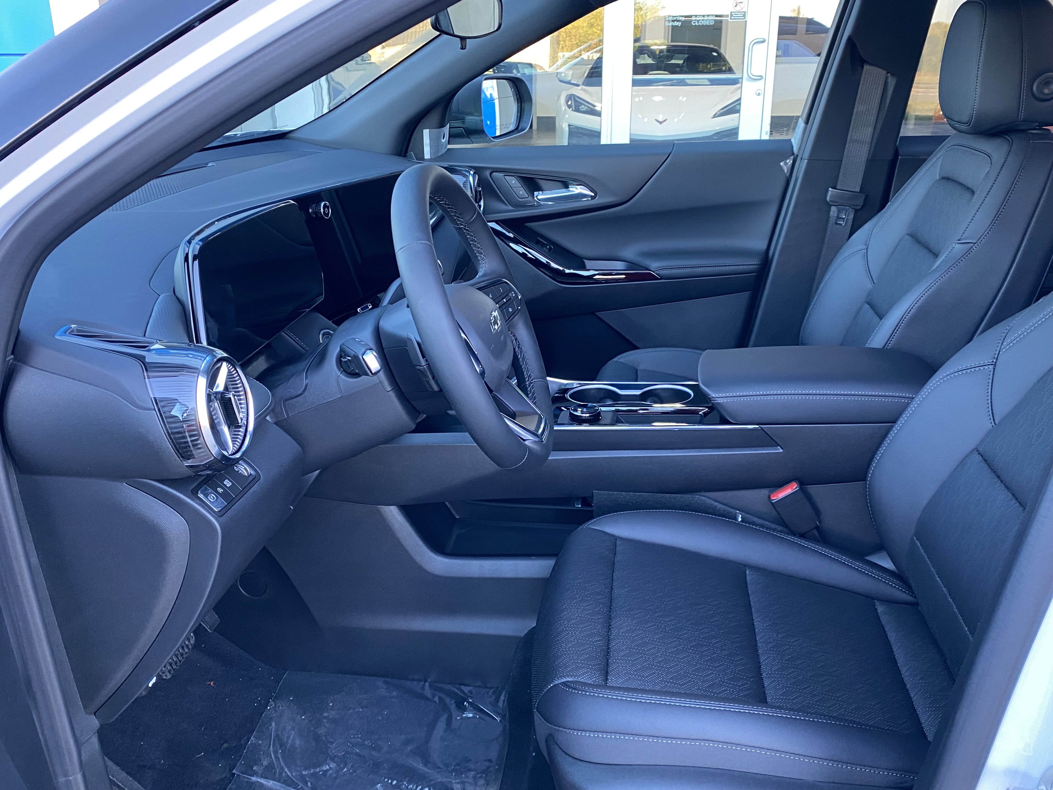New 2026 Chevrolet Equinox LT w/ Convenience Package II image 7