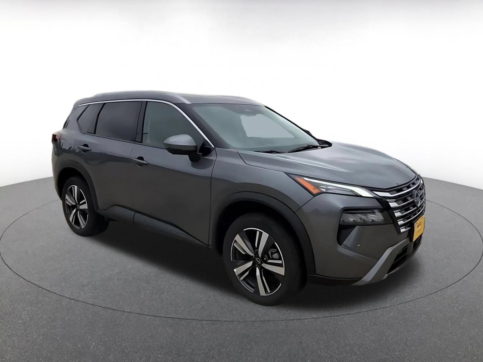 Used 2026 Nissan Rogue SL AWD/4WD image 2