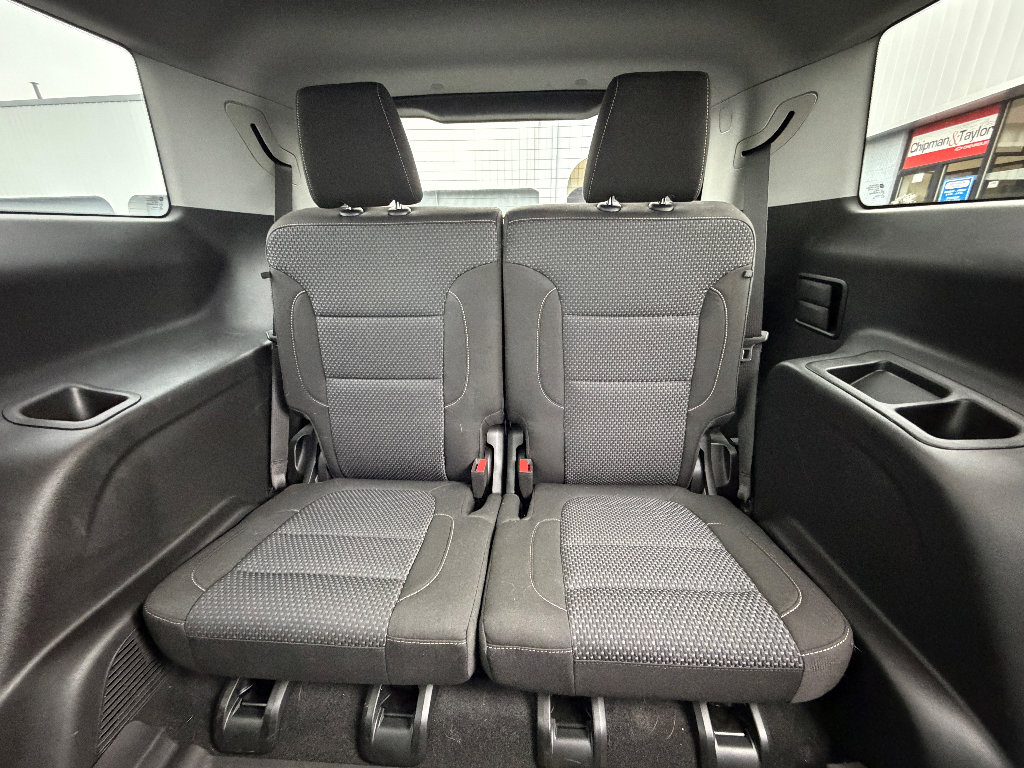 Used 2023 GMC Acadia SLE w/ Driver Convenience Package image 5