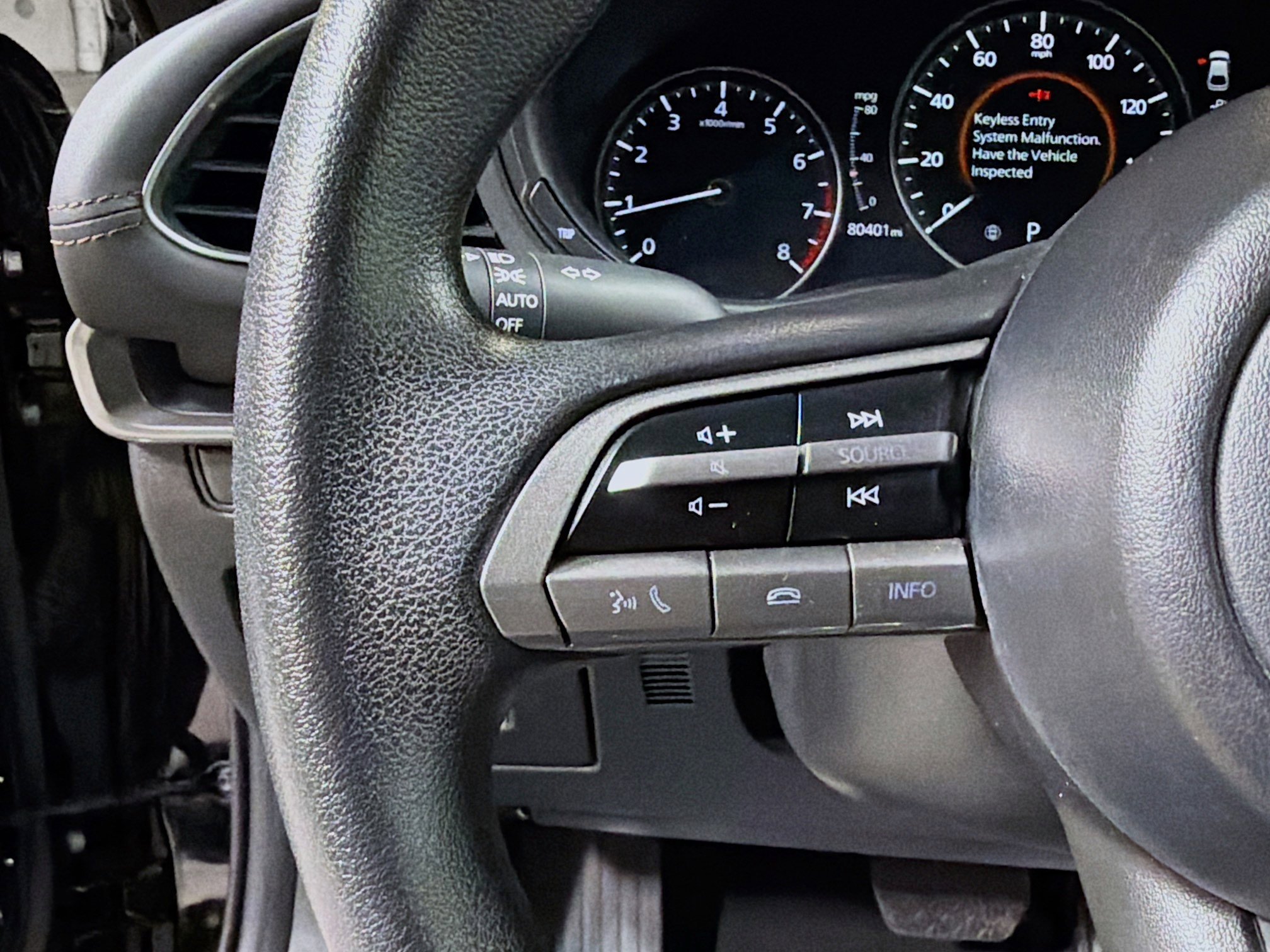 Used 2021 MAZDA MAZDA3 s image 32