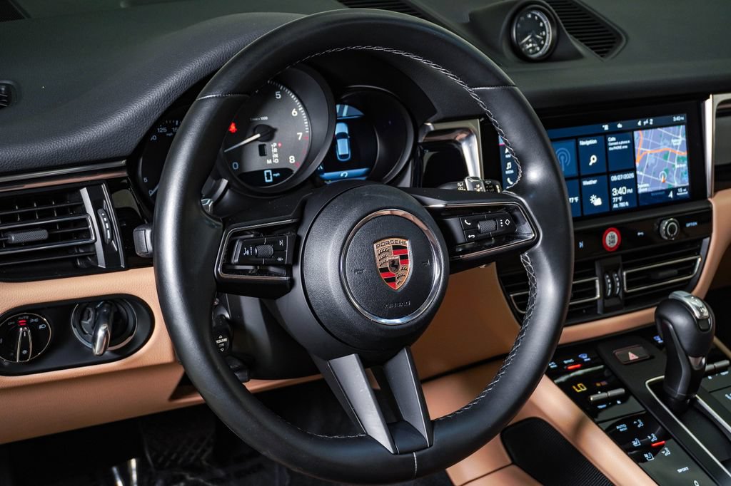 Certified 2023 Porsche Macan S AWD/4WD image 18