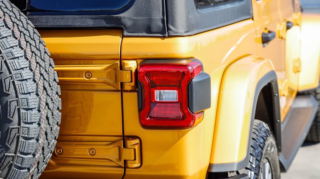 New 2026 Jeep Wrangler Unlimited Sahara AWD/4WD image 10