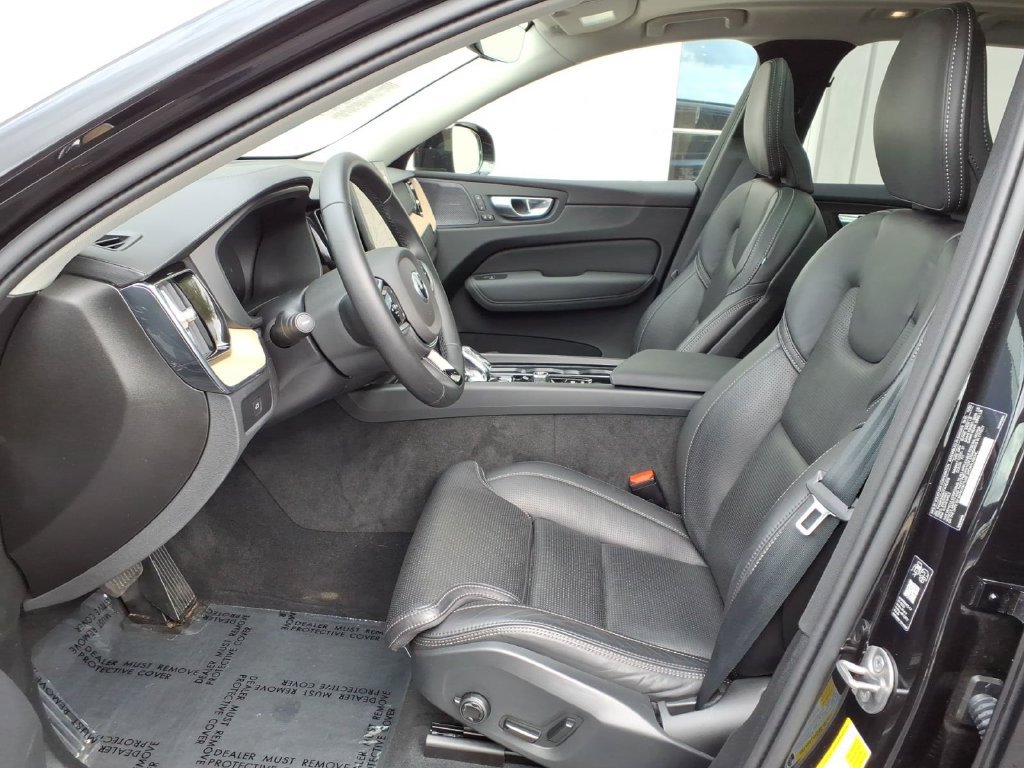 Certified 2026 Volvo XC60 B5 Ultra AWD/4WD image 7