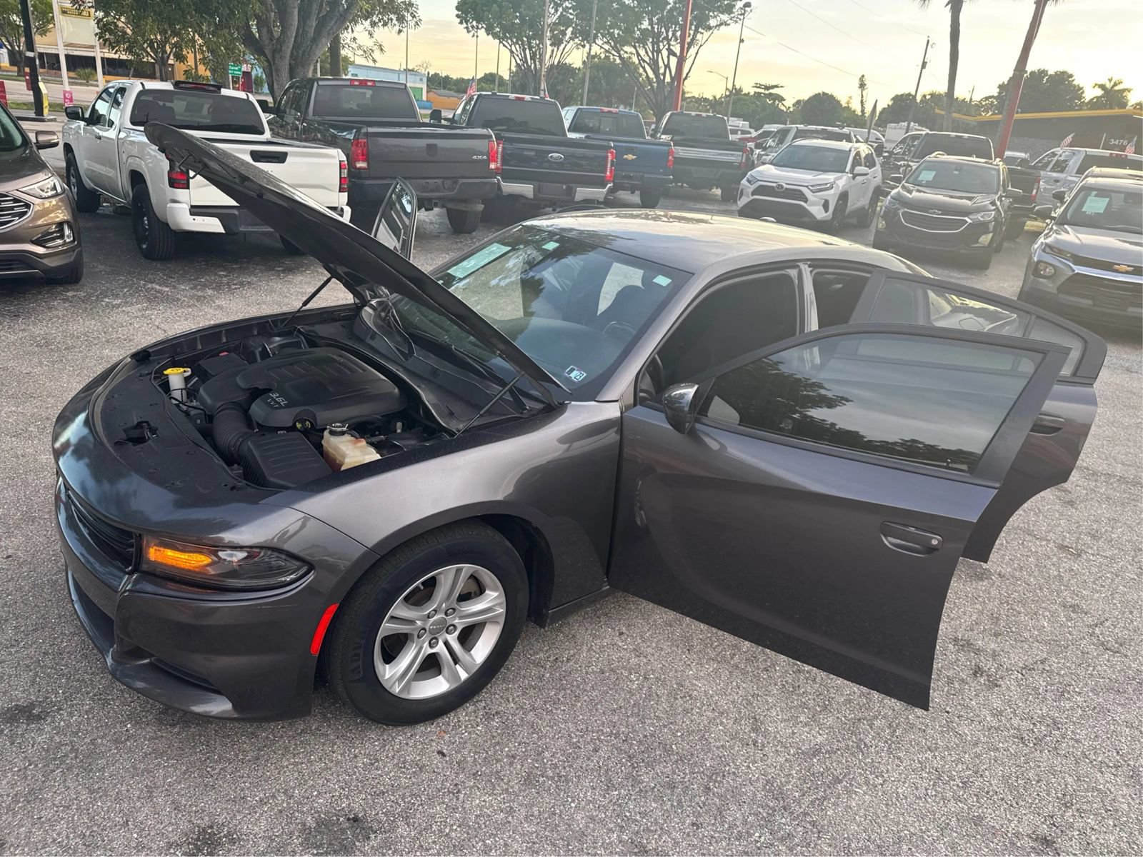 Used 2022 Dodge Charger SXT RWD image 12