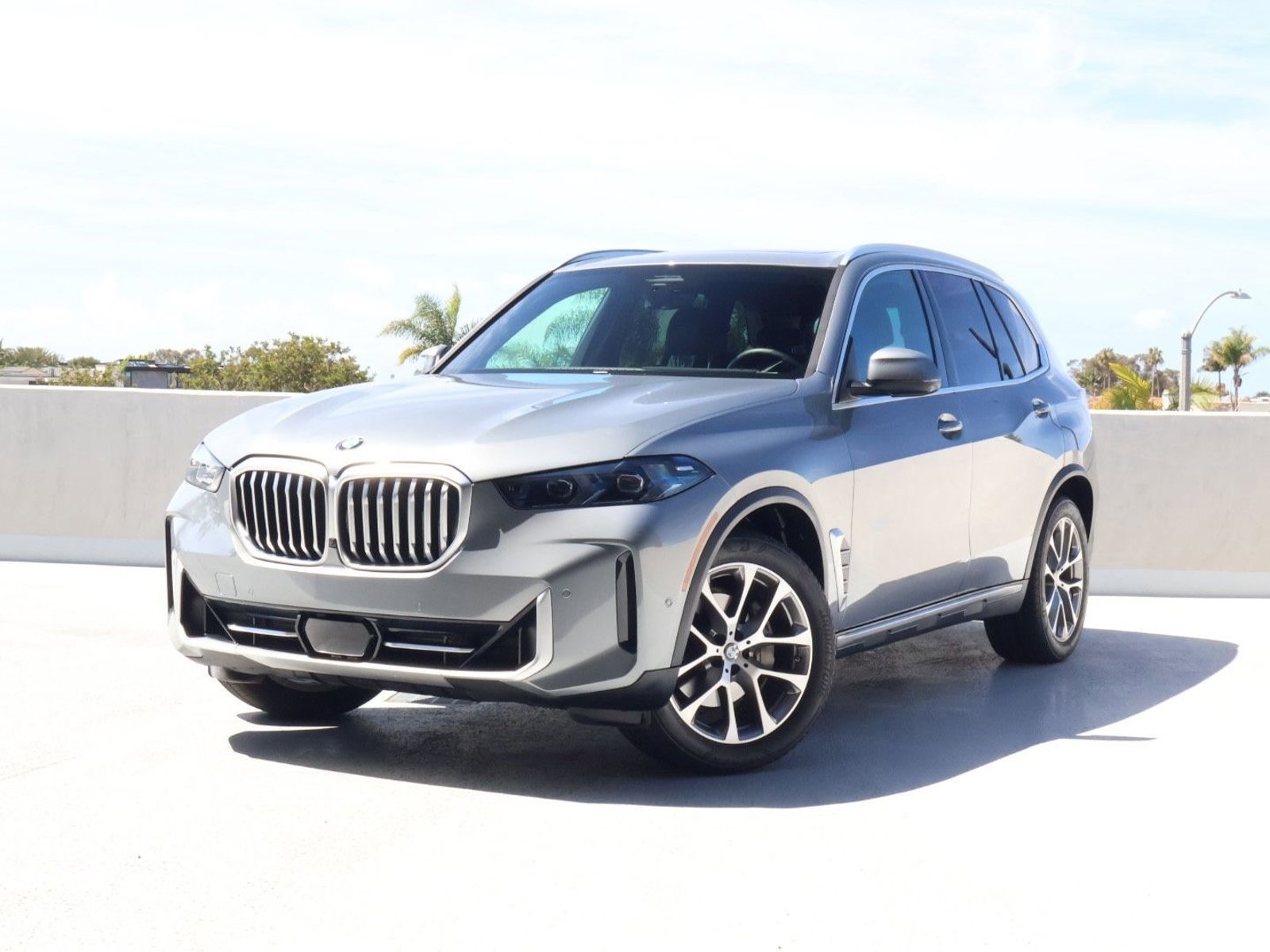 Used 2024 BMW X5 sDrive40i w/ Premium Package RWD image 1